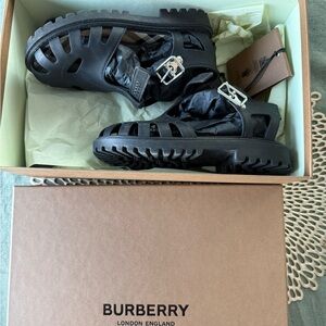 Burberry Tan and Black Packaging